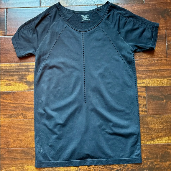 Athleta Foothill Tee - Picture 2 of 4